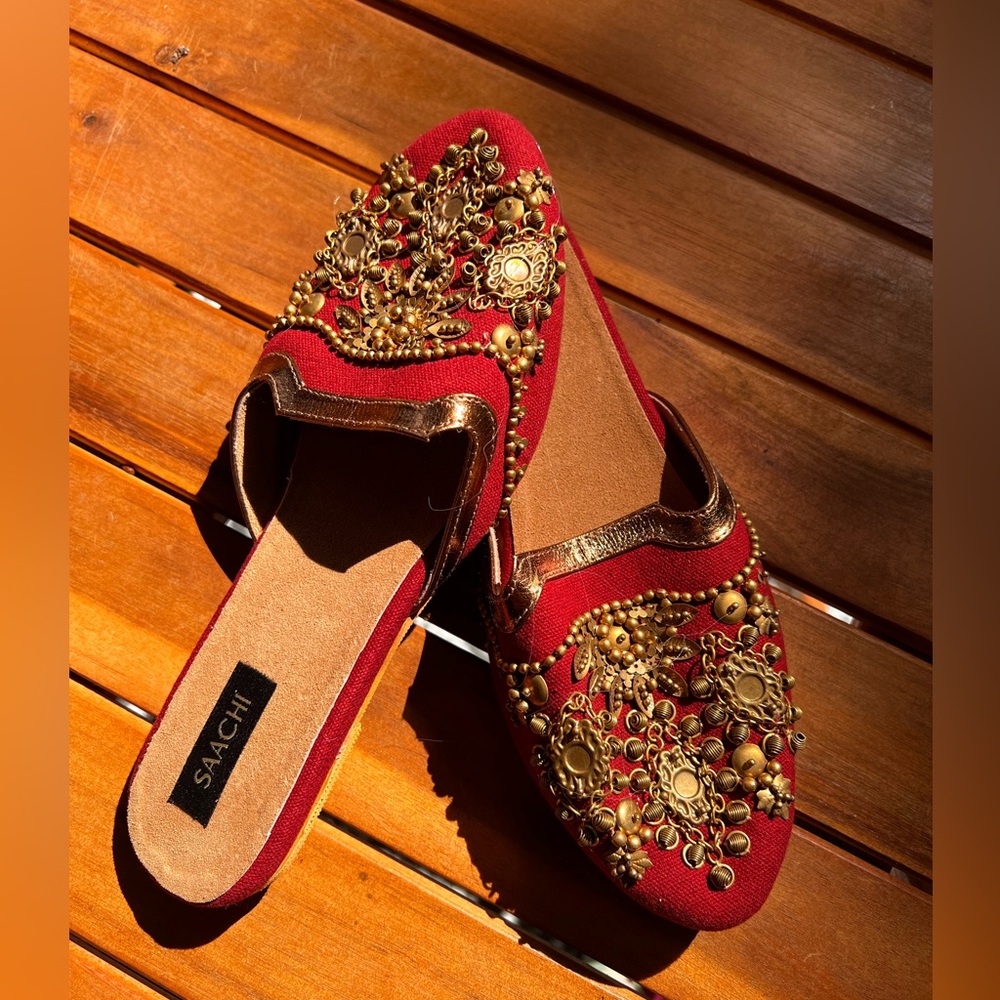 Saachi Mules Gold and Red New